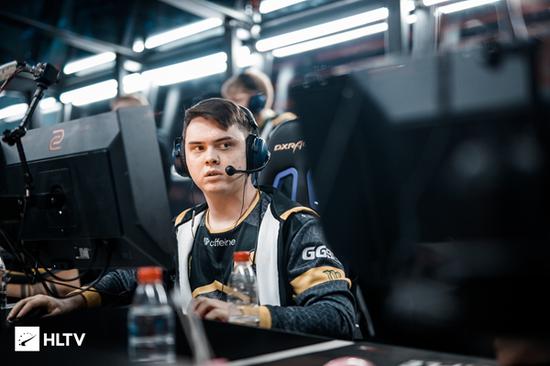 而是击败一 而是击败一